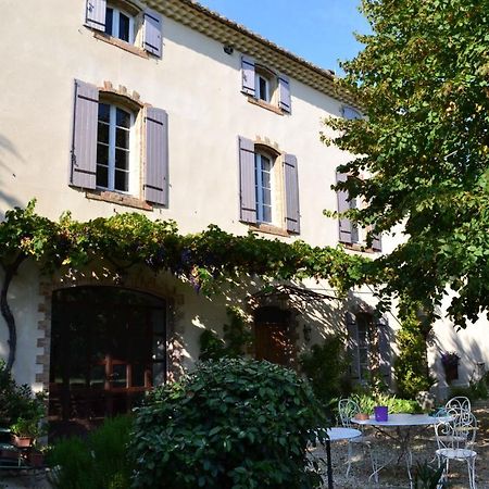 Chambres d hôtes de charme dans Mas La Souvine du 17ème, chambres climatisées Bédarrides Esterno foto