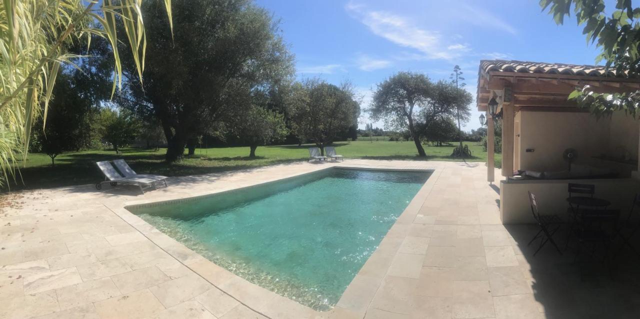 Chambres d hôtes de charme dans Mas La Souvine du 17ème, chambres climatisées Bédarrides Esterno foto