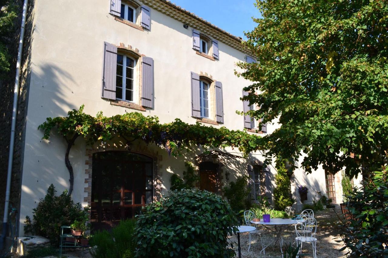 Chambres d hôtes de charme dans Mas La Souvine du 17ème, chambres climatisées Bédarrides Esterno foto