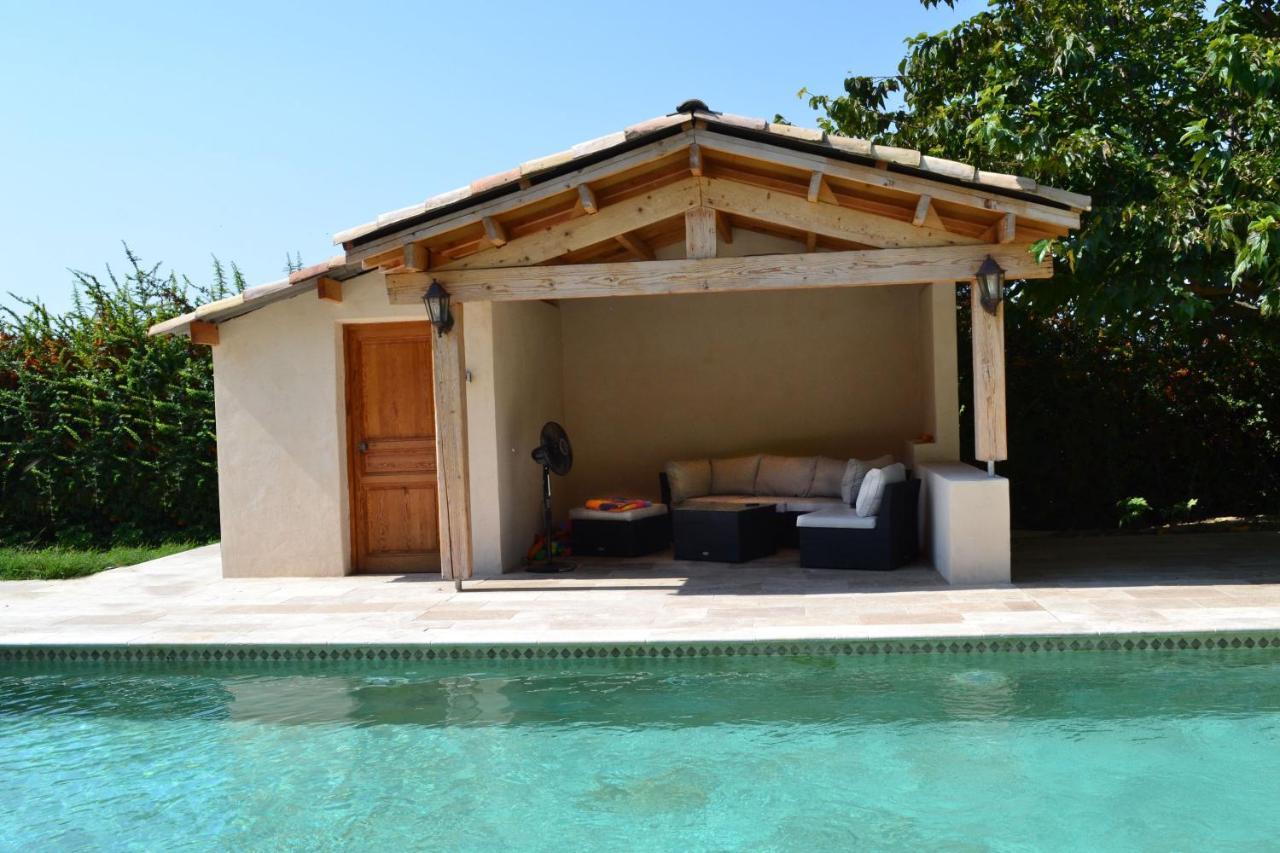 Chambres d hôtes de charme dans Mas La Souvine du 17ème, chambres climatisées Bédarrides Esterno foto